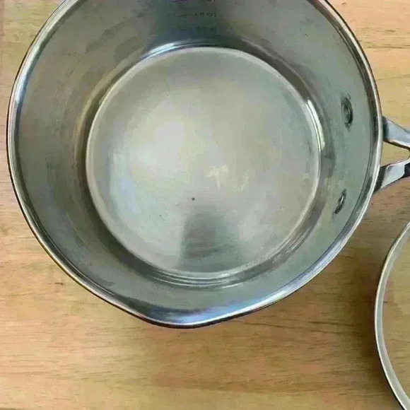 David Burke *Authentic* 2.5 QT Sauce Pan Pour Spouts & Strainer Glass Lid Steel - Picture 4 of 7